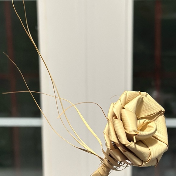 Handcrafted Dried Sweetgrass Roses - Picture 11 of 11